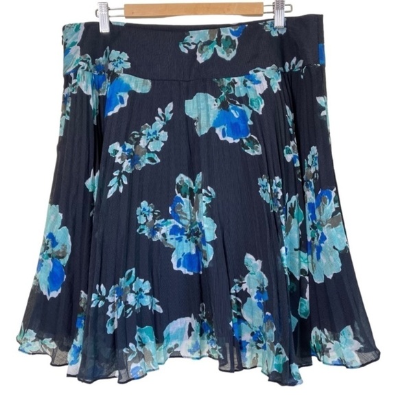 Ann Taylor Factory Y2K Twee Pleated Dark Floral A-line Skirt Knee Length Sz 14 - Picture 3 of 15